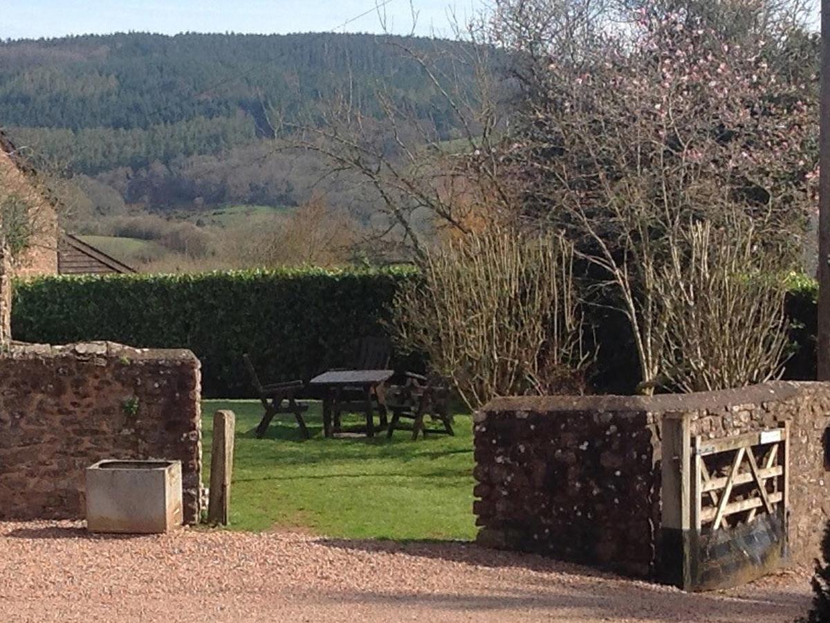 Middle Burrow Bed And Breakfast Timberscombe Exterior photo